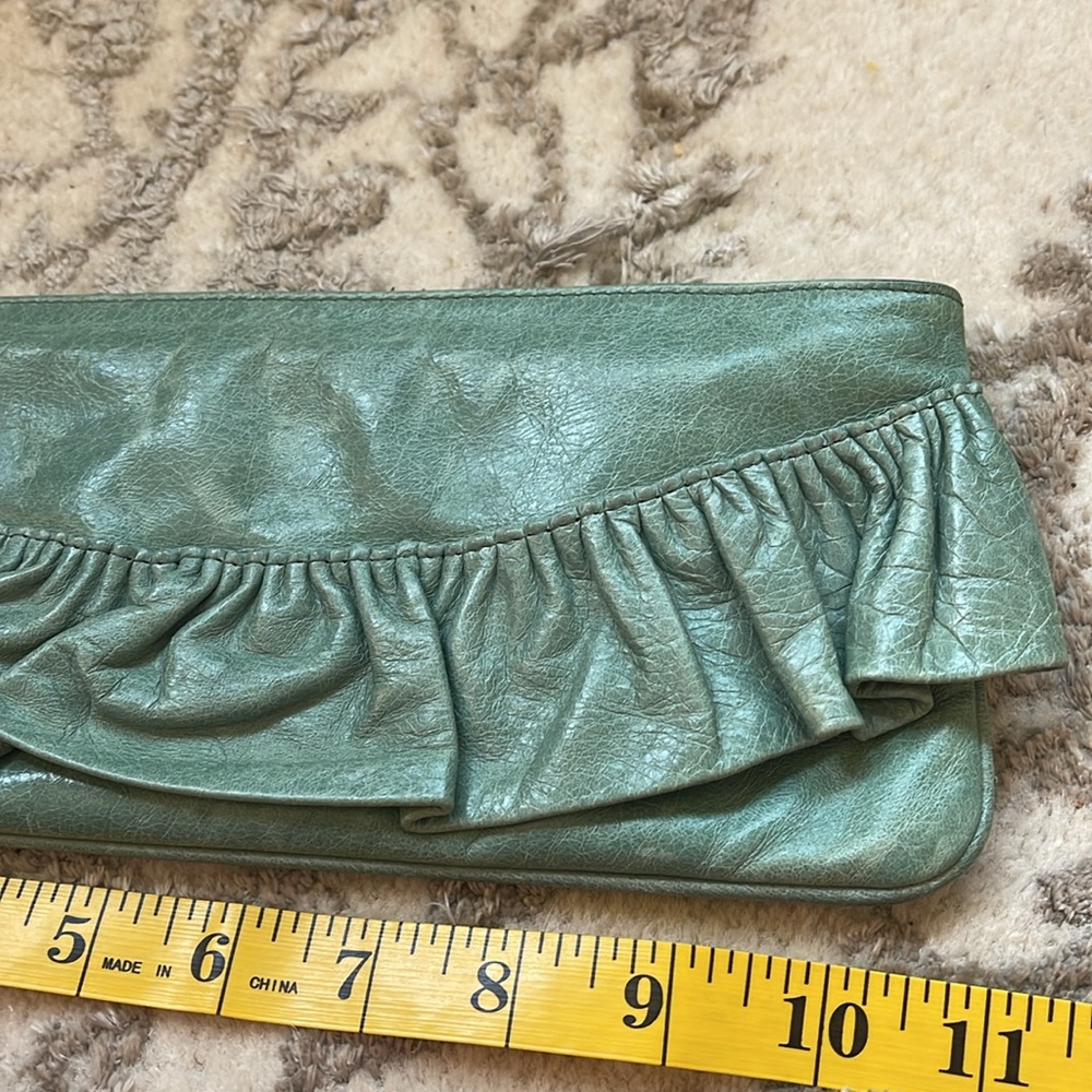 Hobo International sage green leather wristlet - Picture 2 of 9